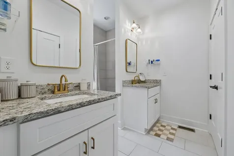 1004 Sycamore Rdg, E Burns TN 37029