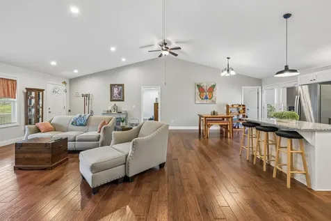 2 Hickman Creek Road, N Hickman TN 38567