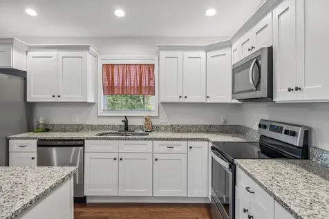 2 Hickman Creek Road, N Hickman TN 38567