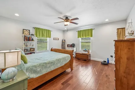 2 Hickman Creek Road, N Hickman TN 38567