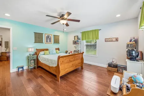2 Hickman Creek Road, N Hickman TN 38567
