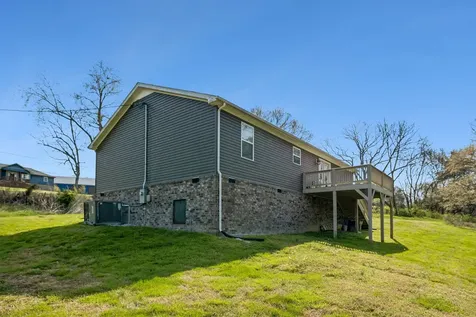 2 Hickman Creek Road, N Hickman TN 38567