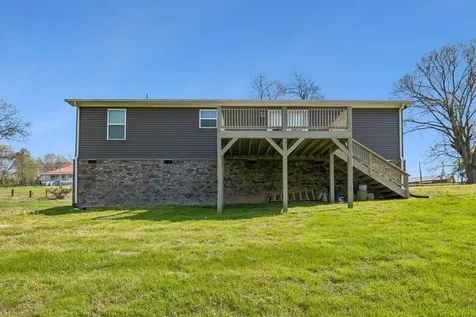 2 Hickman Creek Road, N Hickman TN 38567