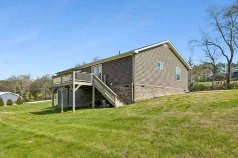 2 Hickman Creek Road, N Hickman TN 38567