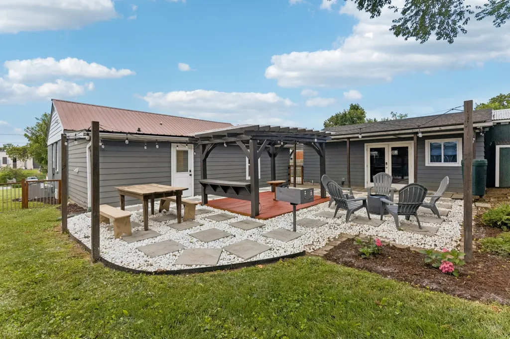 3221 Holbrook Drive Nashville TN 37211