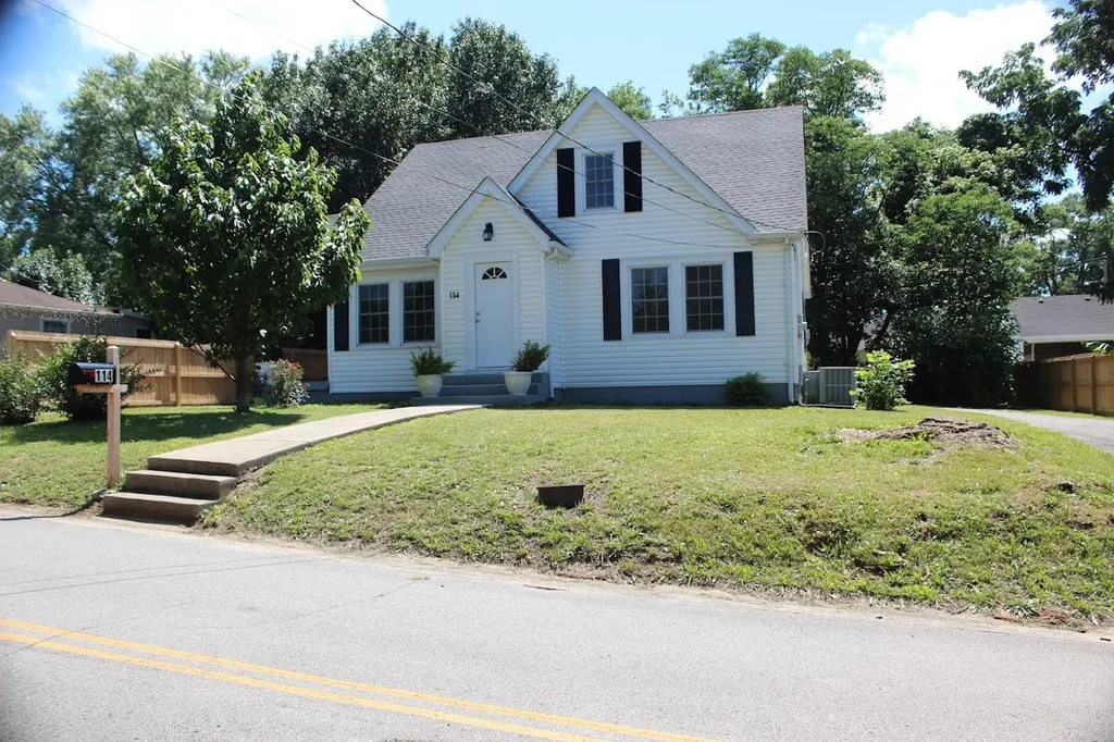 114 Oak Street Mcminnville TN 37110