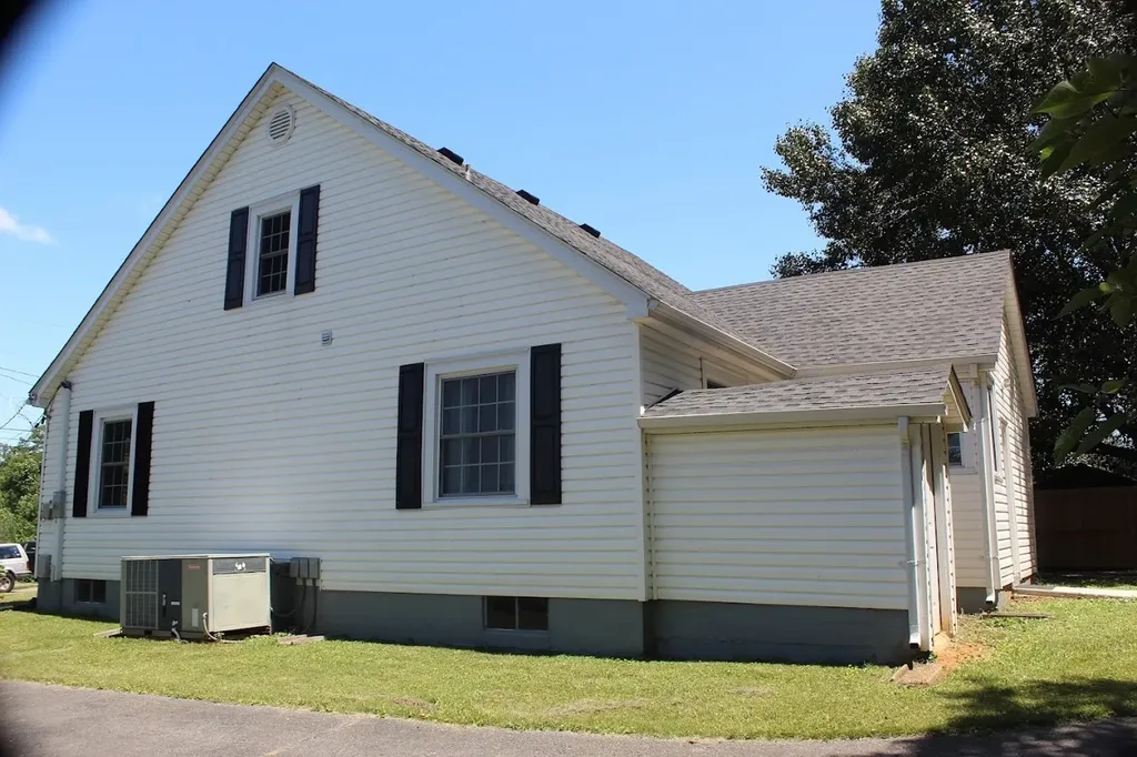 114 Oak Street Mcminnville TN 37110