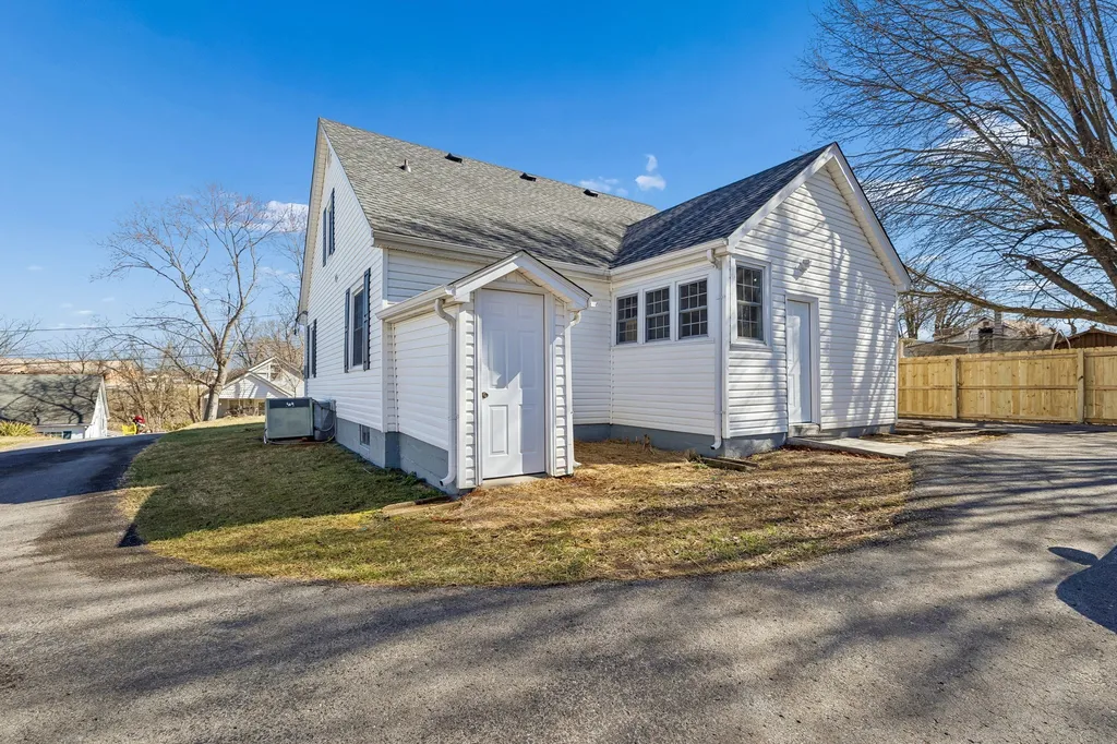 114 Oak Street Mcminnville TN 37110