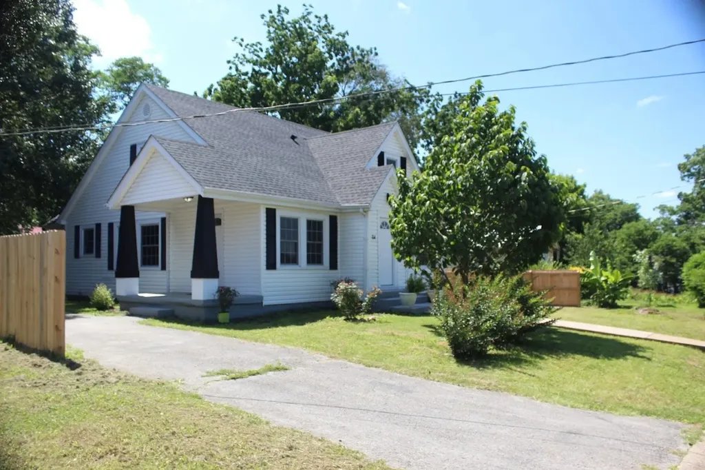 114 Oak Street Mcminnville TN 37110