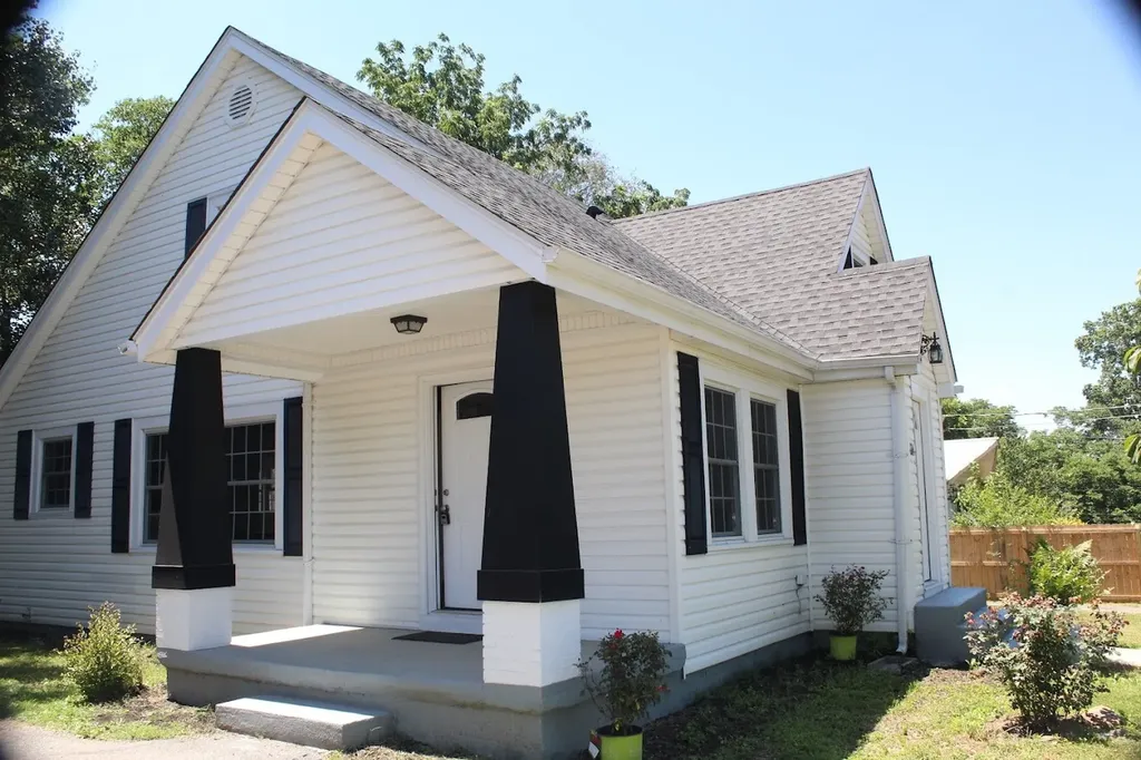 114 Oak Street Mcminnville TN 37110