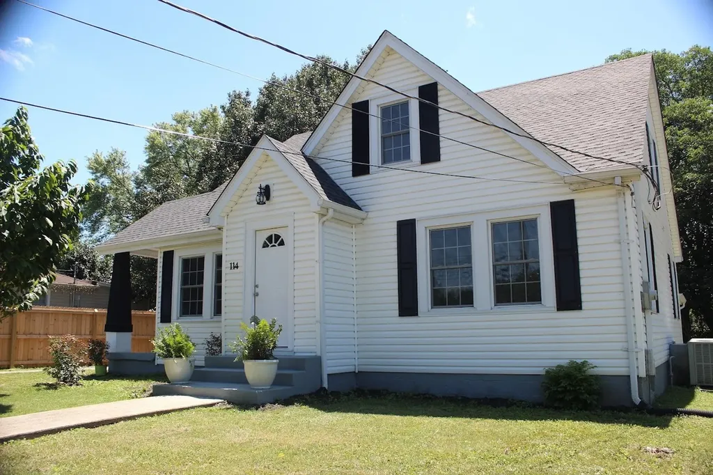 114 Oak Street Mcminnville TN 37110
