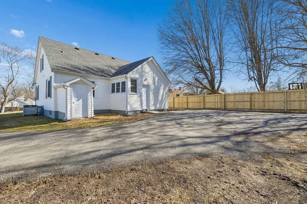 114 Oak Street Mcminnville TN 37110