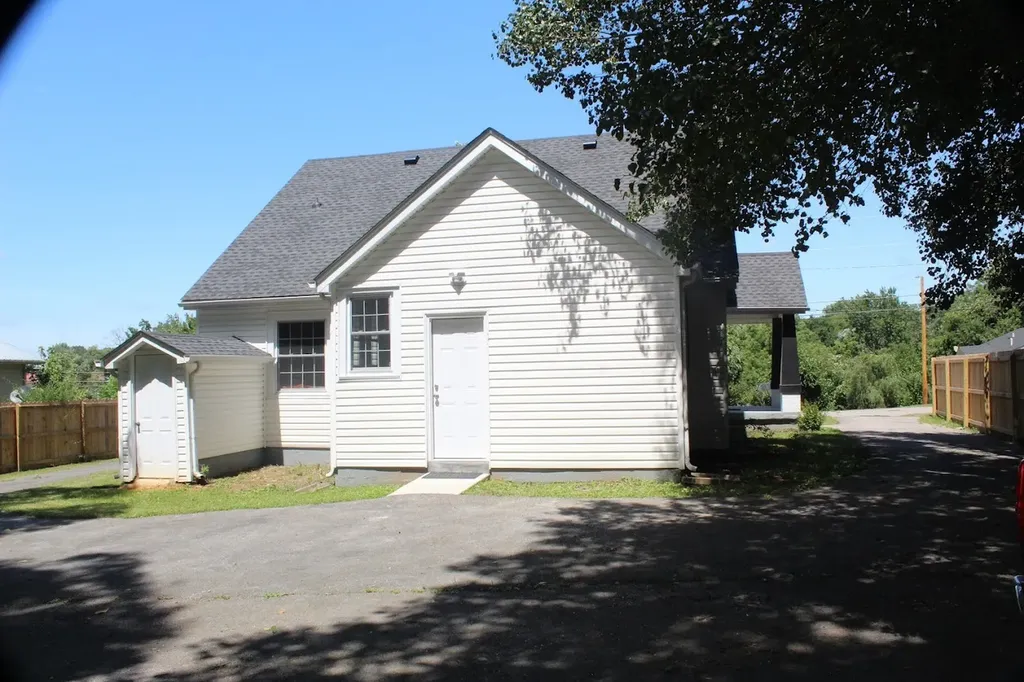 114 Oak Street Mcminnville TN 37110