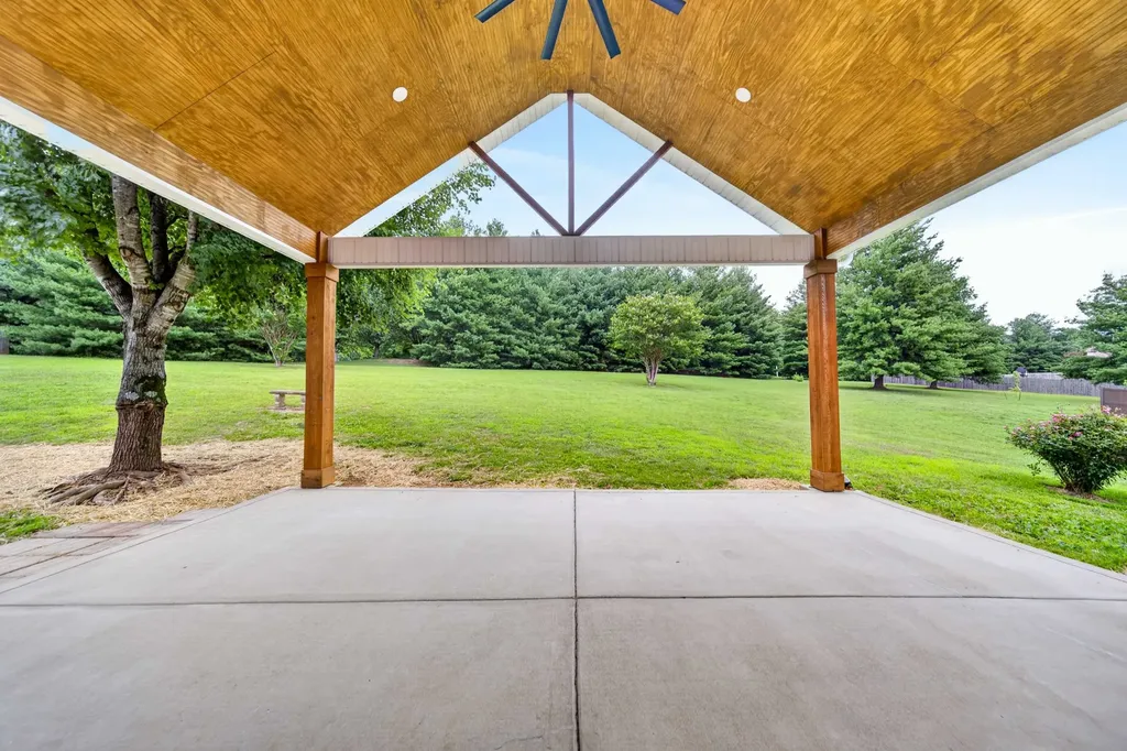 2011 Bryans Park Court Springfield TN 37172