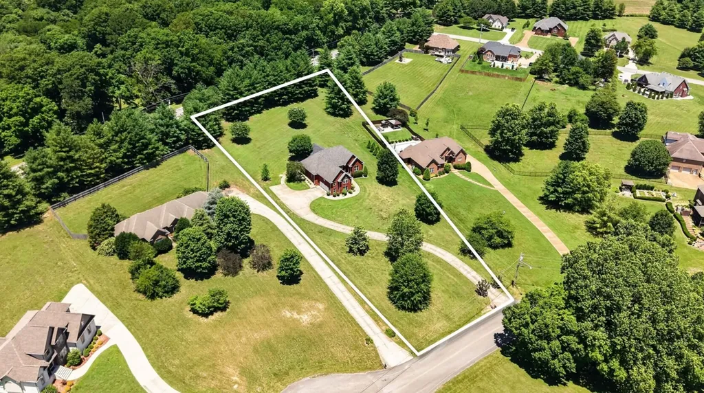 2011 Bryans Park Court Springfield TN 37172