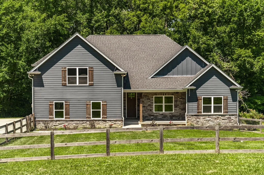 8326 Betts Road Greenbrier TN 37073
