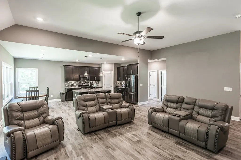 8326 Betts Road Greenbrier TN 37073