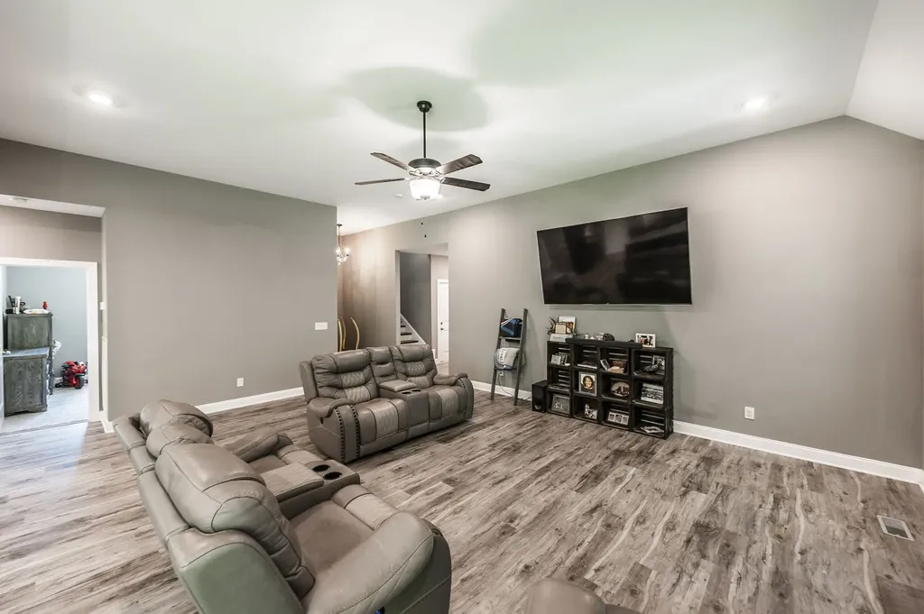 8326 Betts Road Greenbrier TN 37073