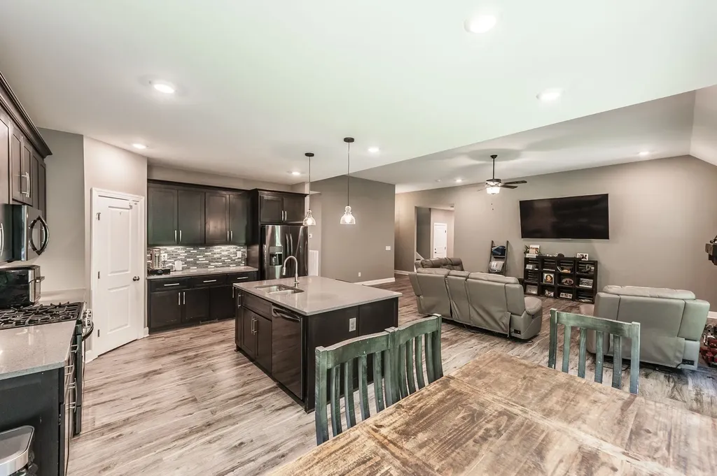 8326 Betts Road Greenbrier TN 37073