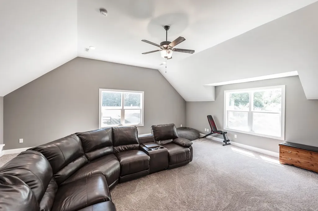 8326 Betts Road Greenbrier TN 37073