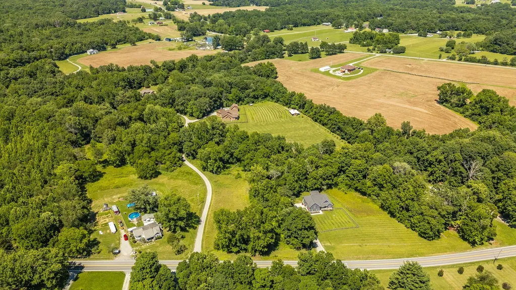8326 Betts Road Greenbrier TN 37073