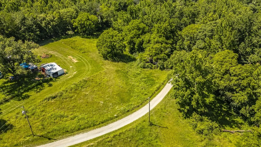 8326 Betts Road Greenbrier TN 37073