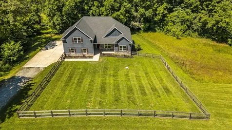 8326 Betts Road Greenbrier TN 37073