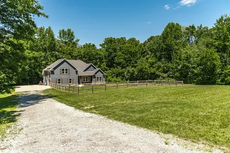 8326 Betts Road Greenbrier TN 37073