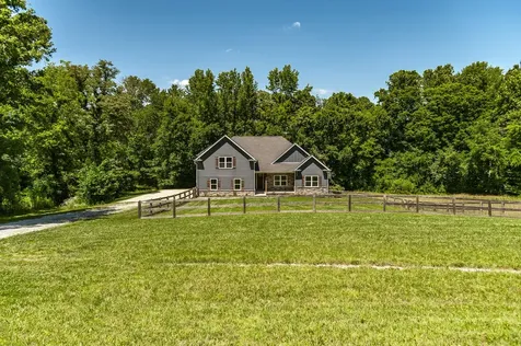 8326 Betts Road Greenbrier TN 37073