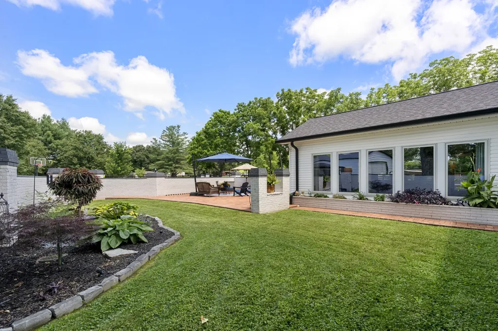 904 Highway 48, S Dickson TN 37055