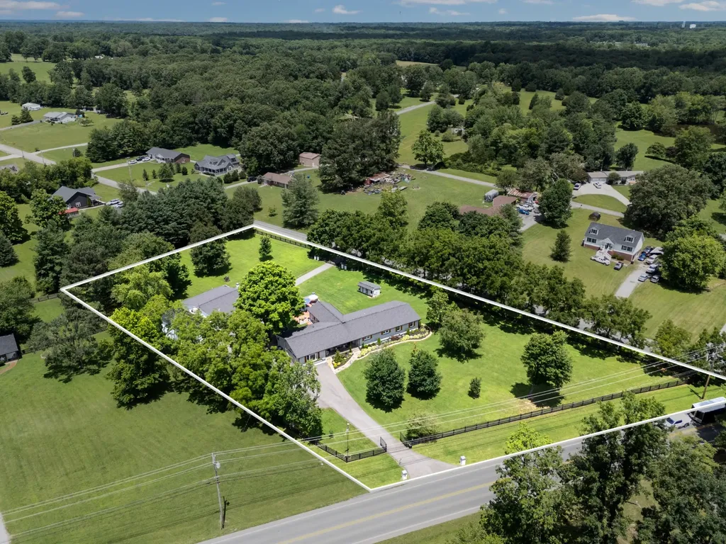 904 Highway 48, S Dickson TN 37055