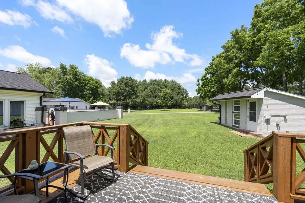 904 Highway 48, S Dickson TN 37055