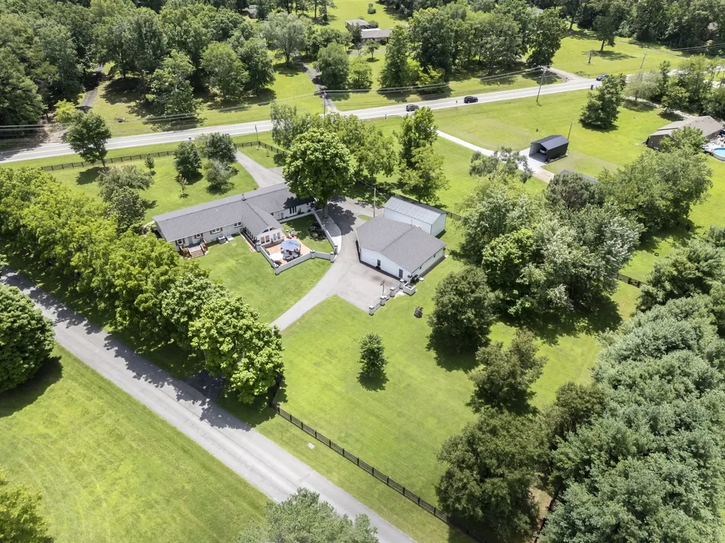 904 Highway 48, S Dickson TN 37055