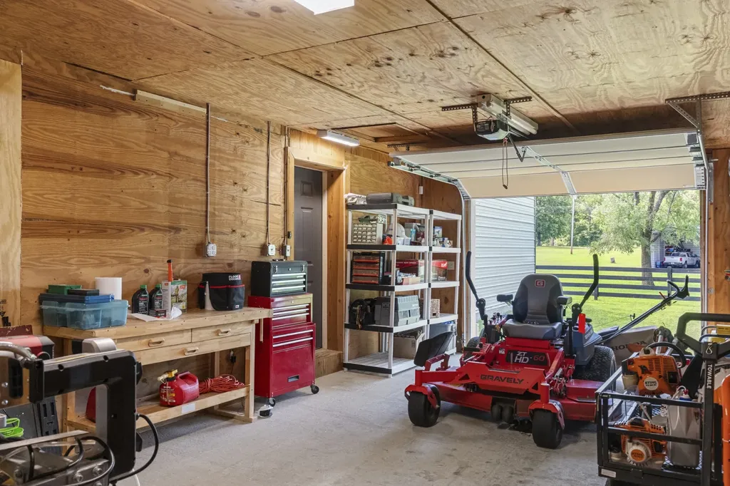 904 Highway 48, S Dickson TN 37055
