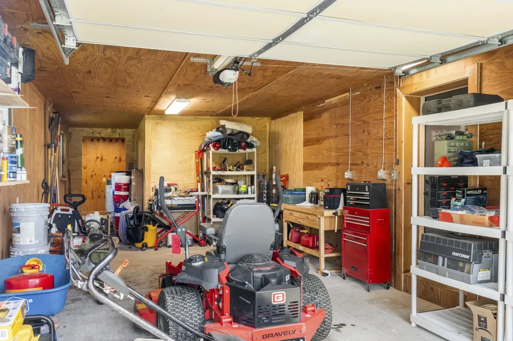 904 Highway 48, S Dickson TN 37055