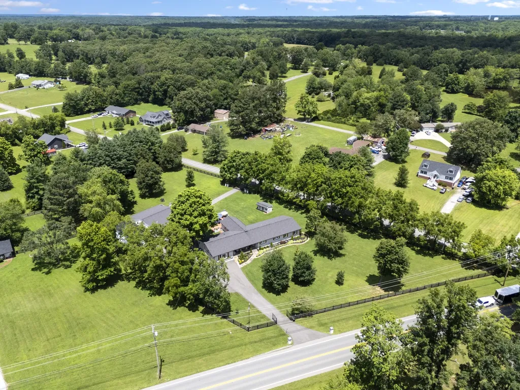 904 Highway 48, S Dickson TN 37055