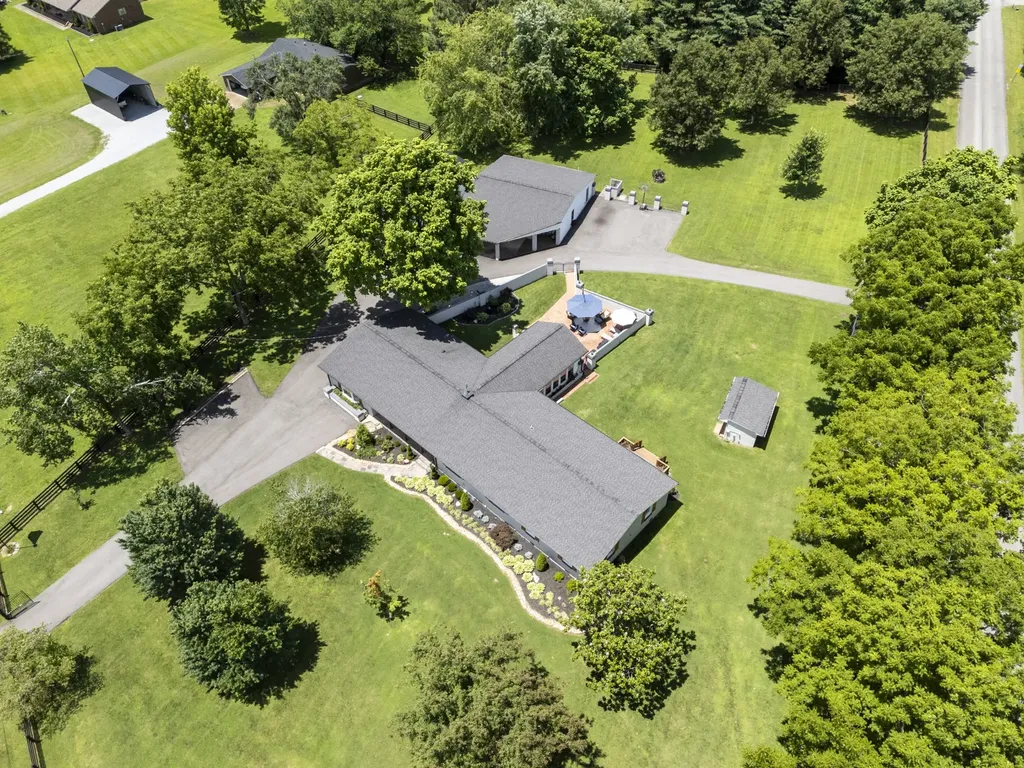 904 Highway 48, S Dickson TN 37055