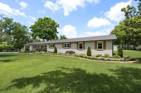 904 Highway 48, S Dickson TN 37055
