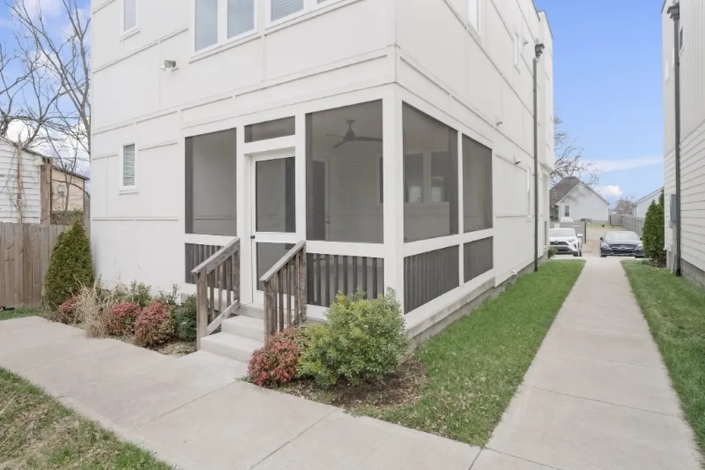 1114B 2nd Ave, S Nashville TN 37210