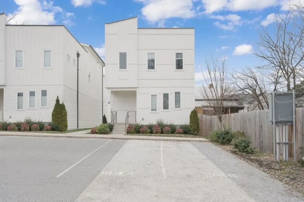 1114B 2nd Ave, S Nashville TN 37210