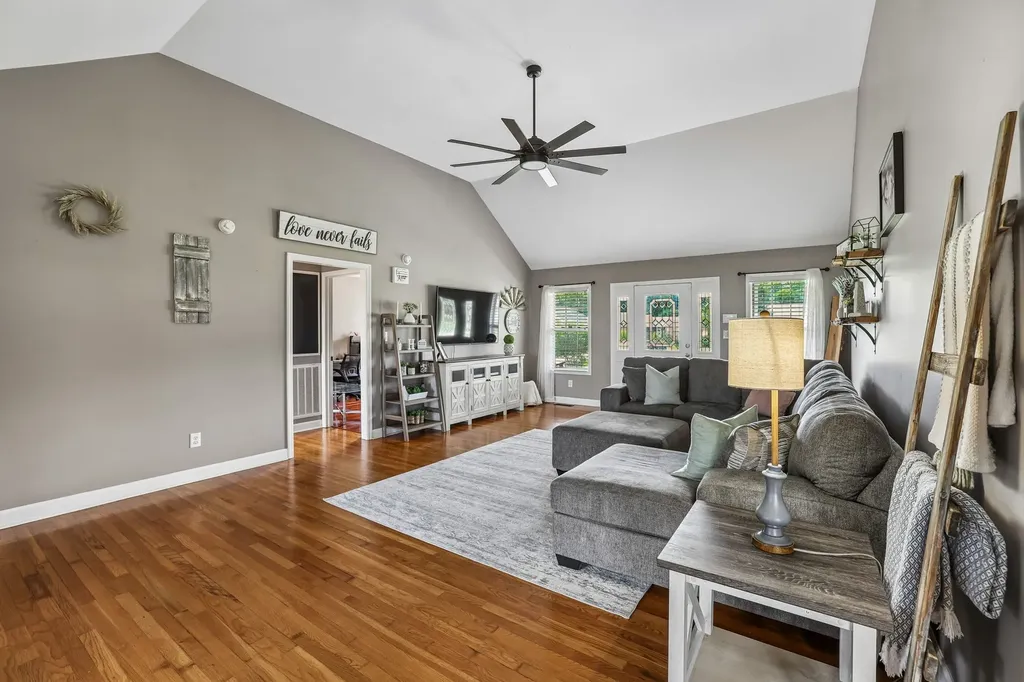 185 Favre Circle Winchester TN 37398