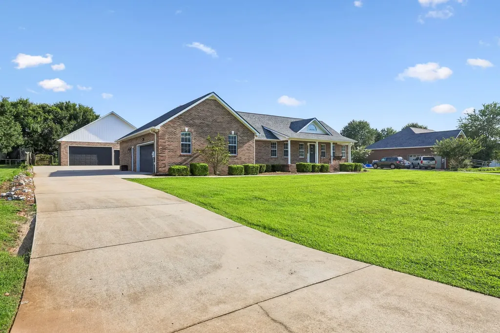 185 Favre Circle Winchester TN 37398