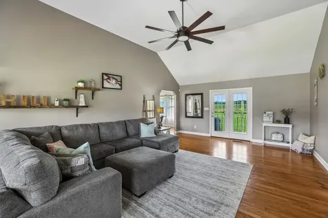 185 Favre Circle Winchester TN 37398