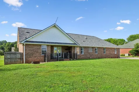 185 Favre Circle Winchester TN 37398