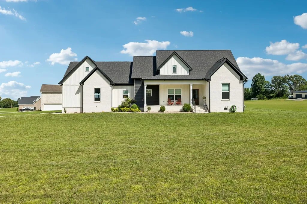 104 Aplin Branch Road Cottontown TN 37048