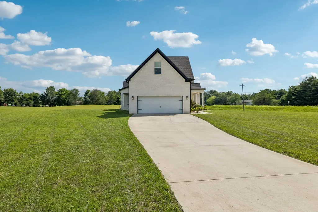 104 Aplin Branch Road Cottontown TN 37048