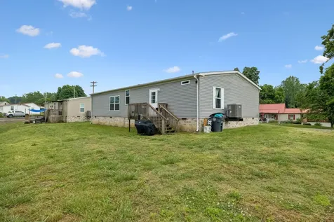 595 Days Road Lafayette TN 37083