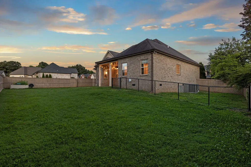 101 Ashfield Court White House TN 37188