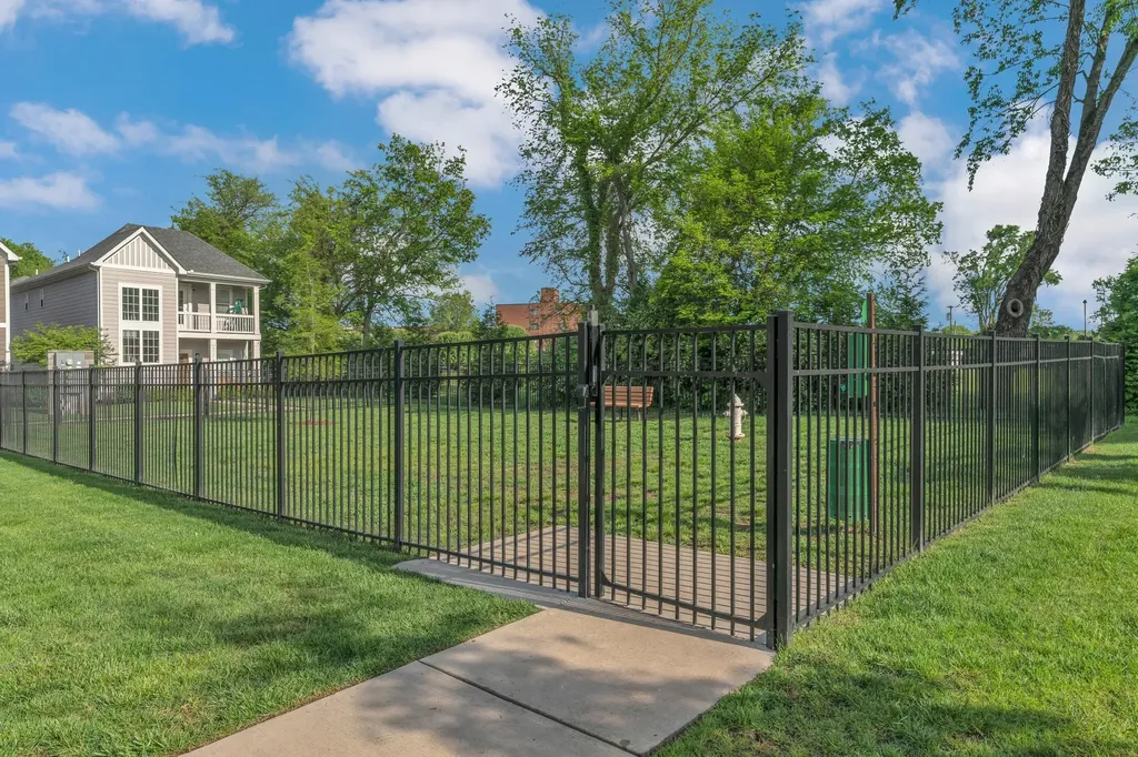 2004 French Bayou Lane Hendersonville TN 37075