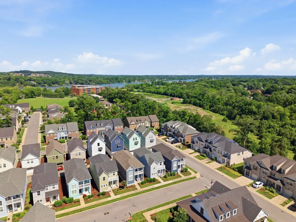 2004 French Bayou Lane Hendersonville TN 37075